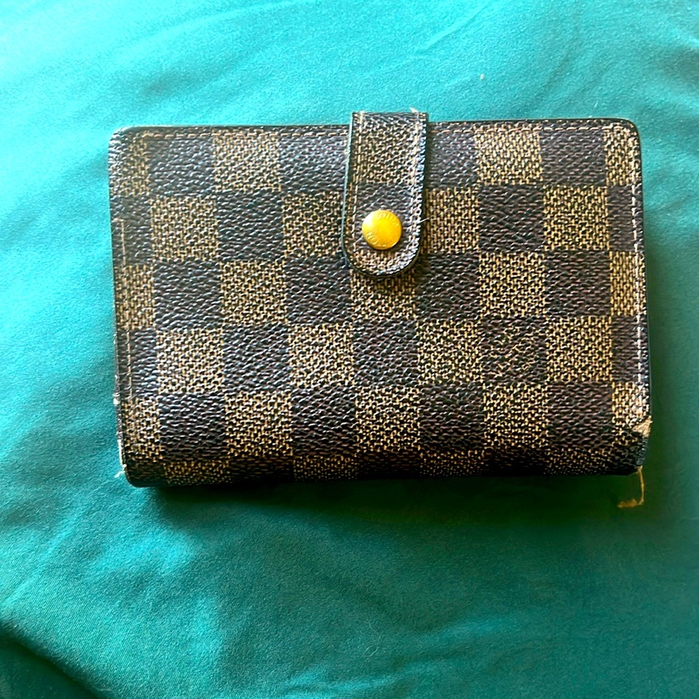 LV DAMIER EBENE KISSLOCK WALLET.  Good Condition
